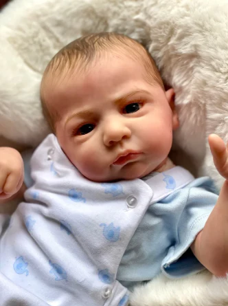 Realistyczna lalka reborn Cameron w pieluchach